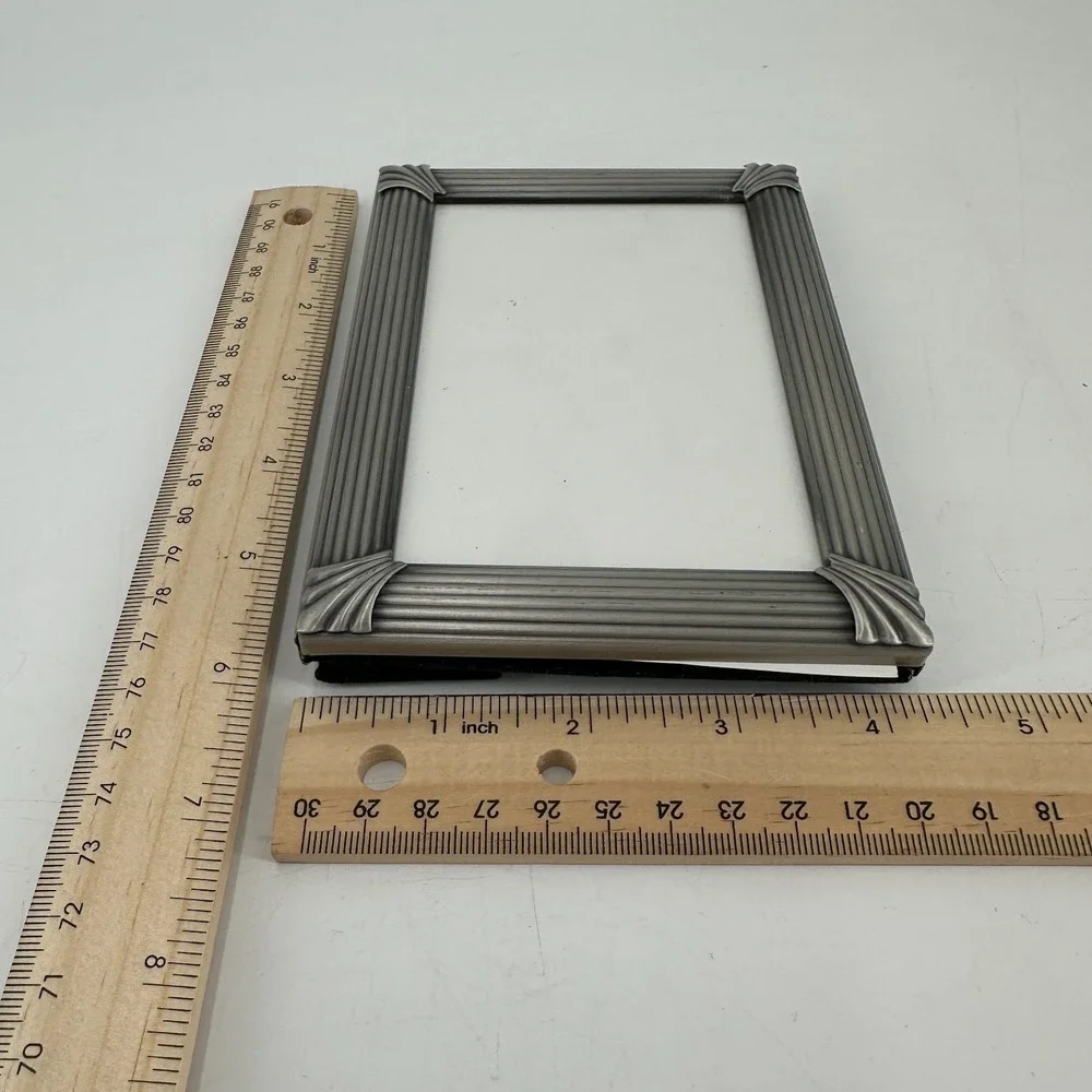 Vintage HB Group Silver Tone 3.5x5 Tabletop Picture Frame - Ribbed‎ Design